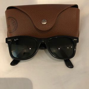 Ray-Ban Wayfarer Sunglasses